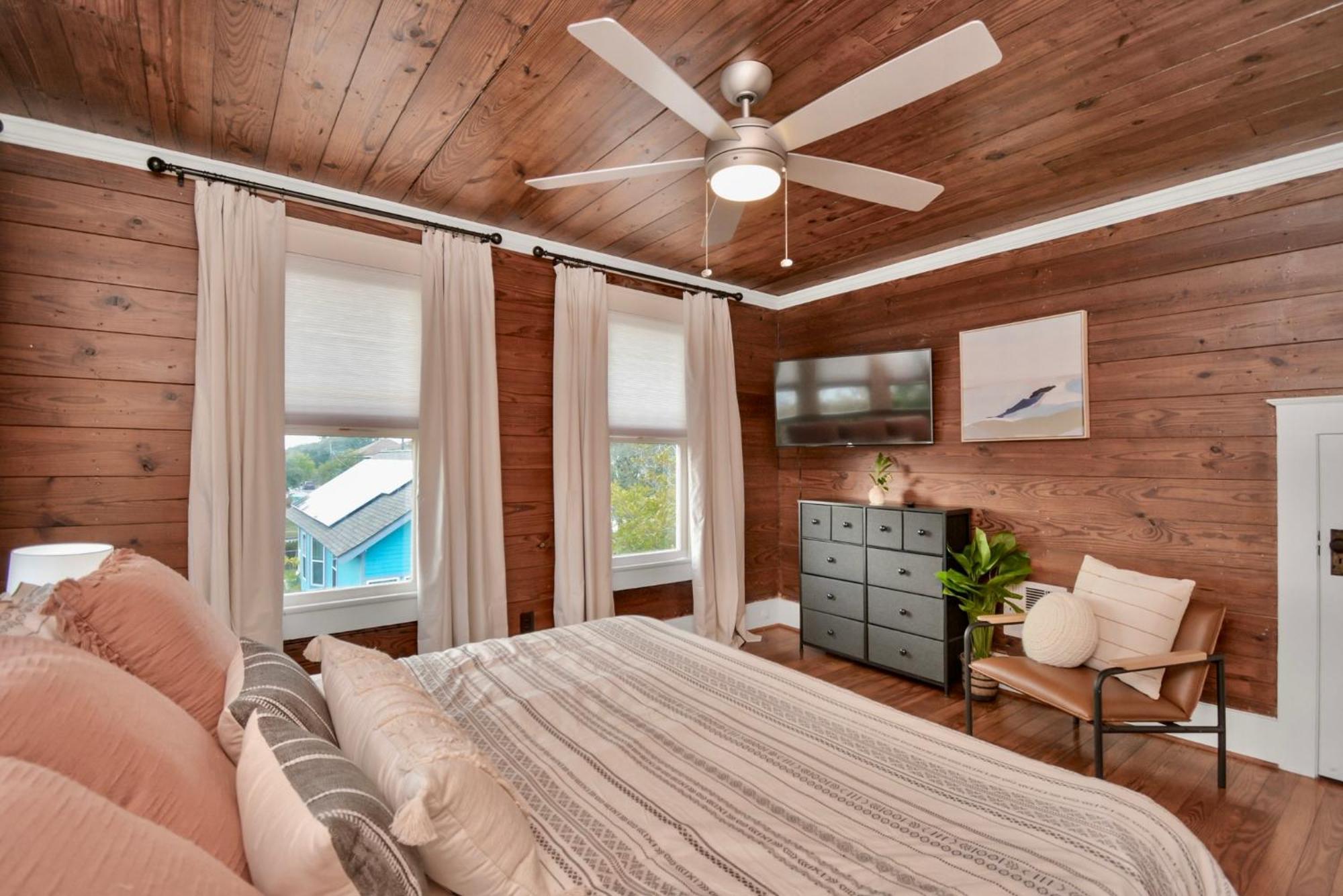 Coastal Craftsman- Walk To Beach & Pleasure Pier- As Seen On 'Restoring Galveston' Esterno foto